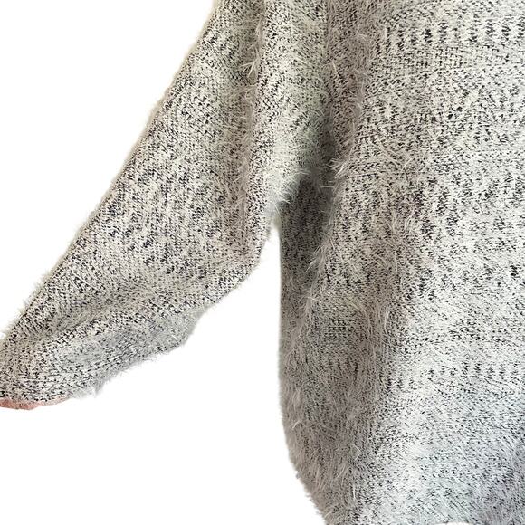 Vince Camuto Gray Fuzzy Funnel Neck Sweater Sz 2X Wide Sleeve Contemporary - Picture 3 of 10